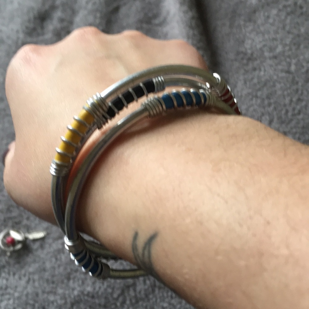 Small bangles. - Picture 3 of 4